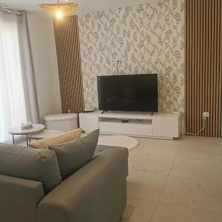 D'aqui, Cosy, Piscine, Jacuzzi فيلة بزييه